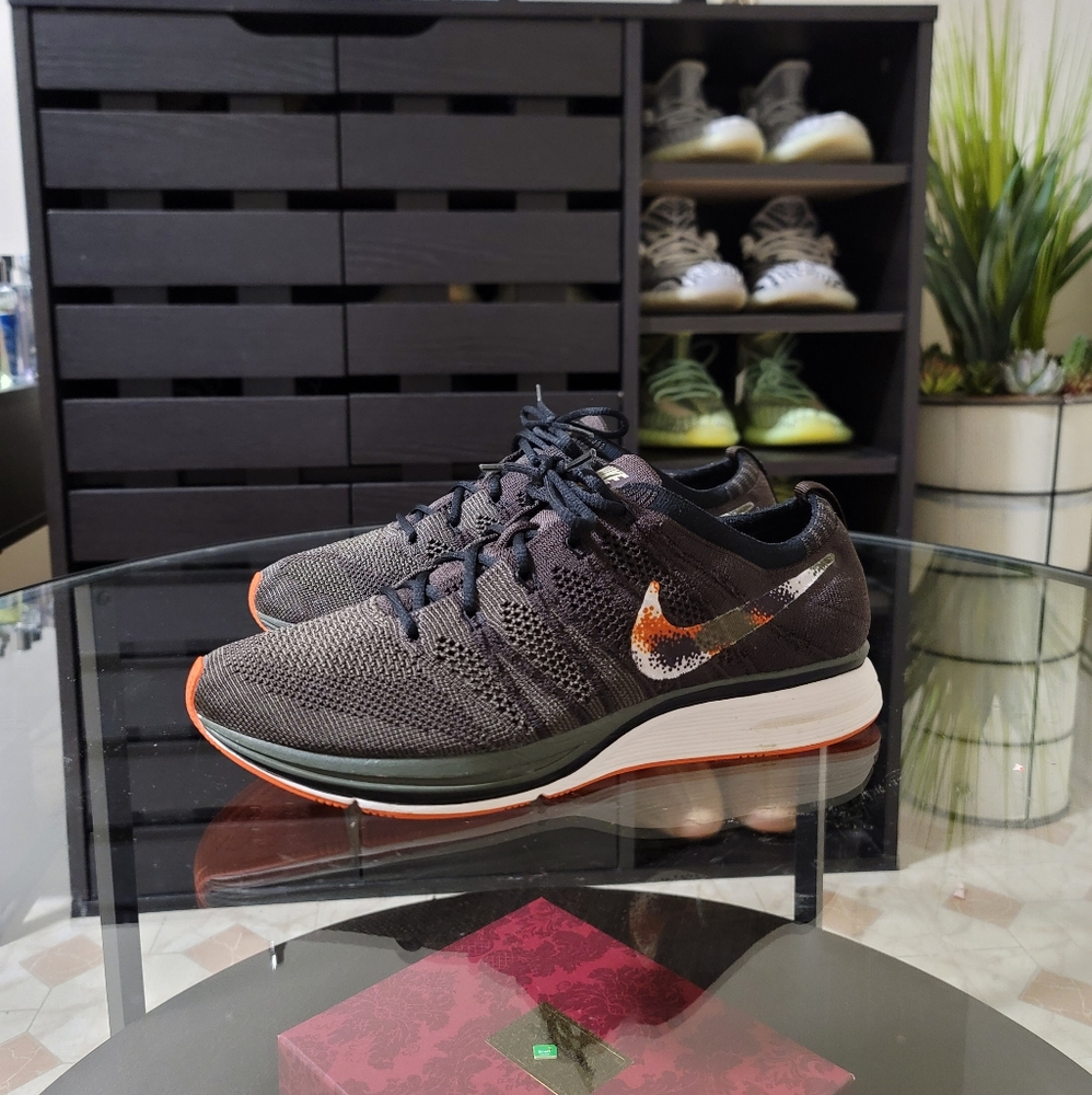 Nike Flyknit racer II